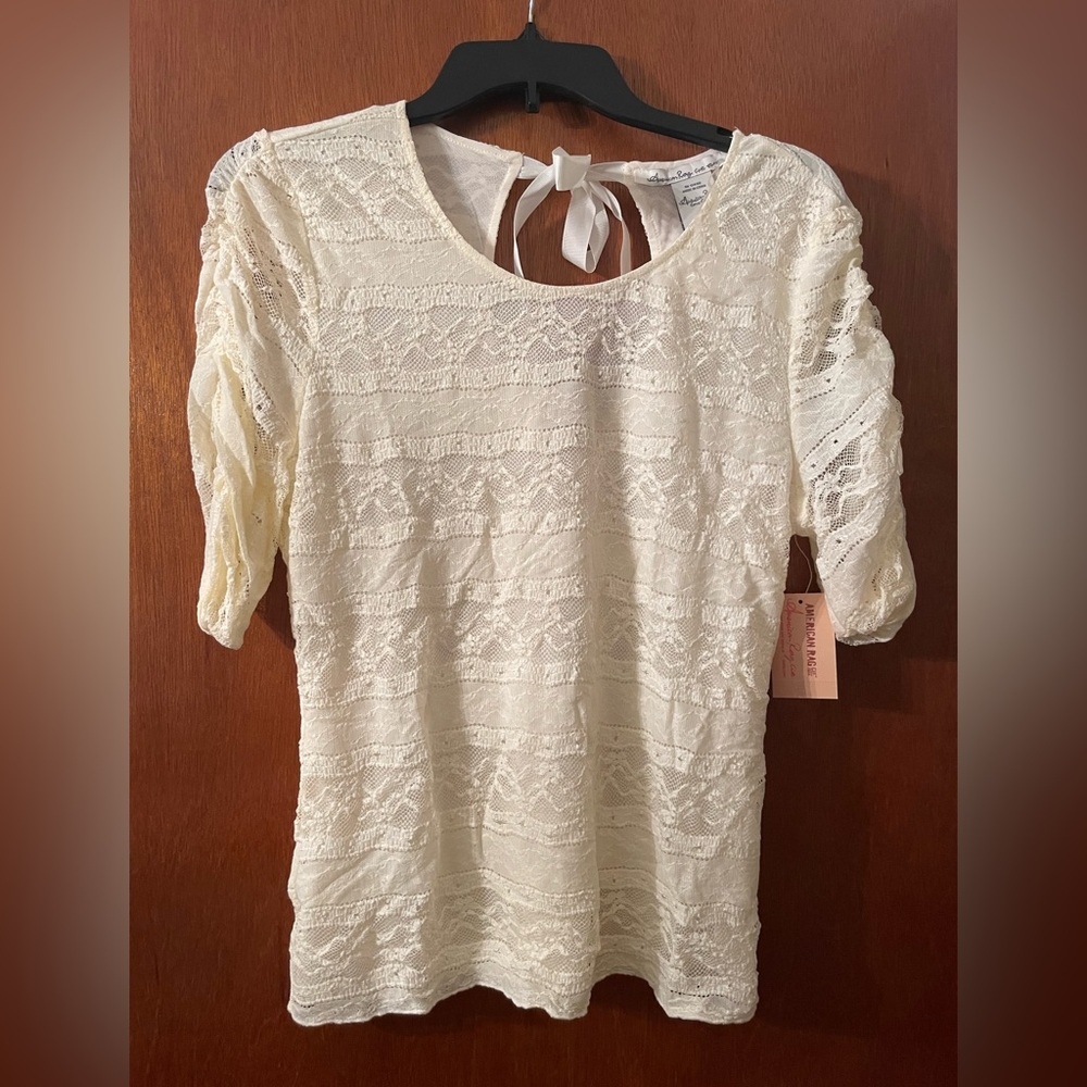 Women’s lace keyhole back shirt
